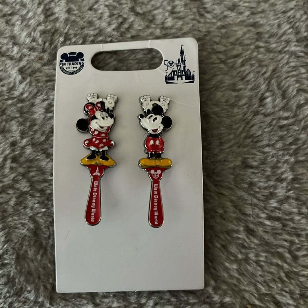 Disney Mickey and Minnie back scratcher pins brand new